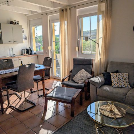 Groß (PXL_20250512_065824837.ACTION_PAN-01.COVER~4)